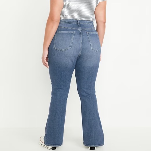 Old Navy Extra High Rise, secret smooth pockets Flare Jeans. Size 14. - Picture 2 of 7